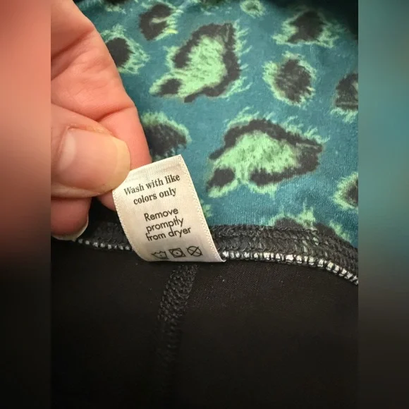 FLEO Green Leopard Shorts | Performance Gym Yoga Running - Picture 7 of 11